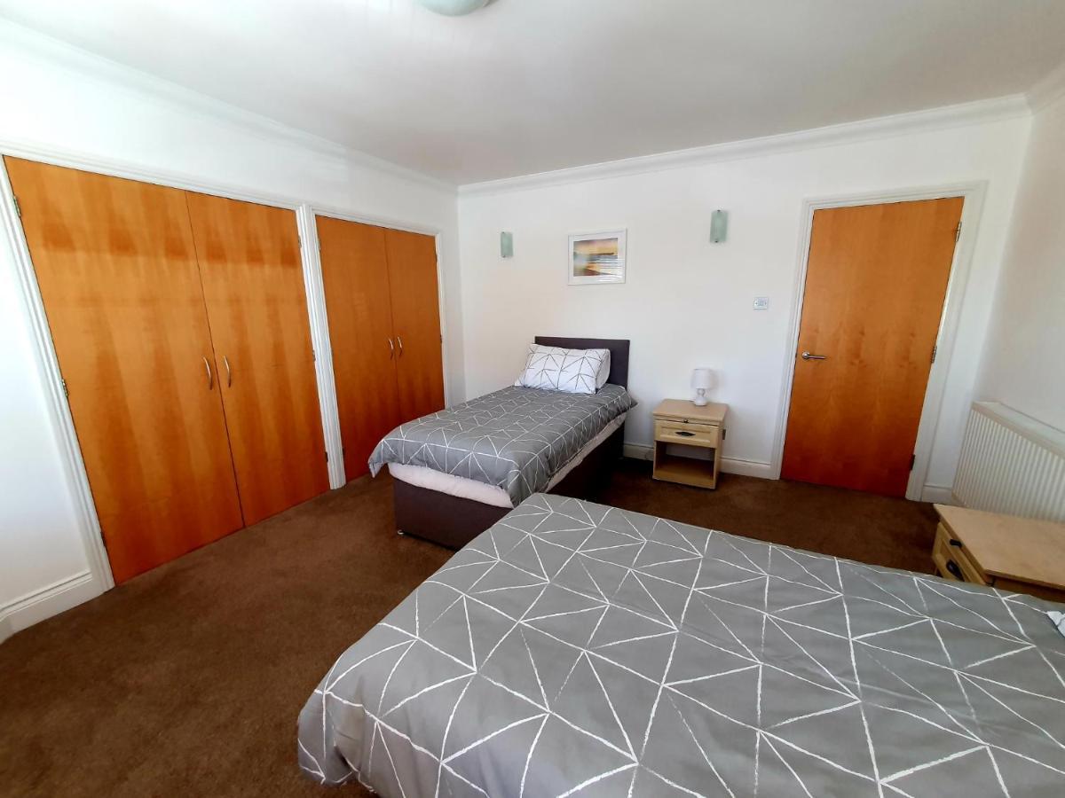 Top Quality Beach Front Apartment Sleep Up To 7 Guests บอร์นมัธ ภายนอก รูปภาพ