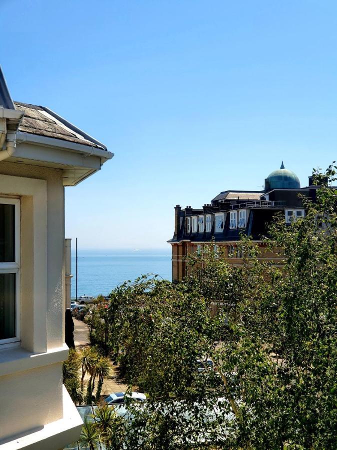 Top Quality Beach Front Apartment Sleep Up To 7 Guests บอร์นมัธ ภายนอก รูปภาพ