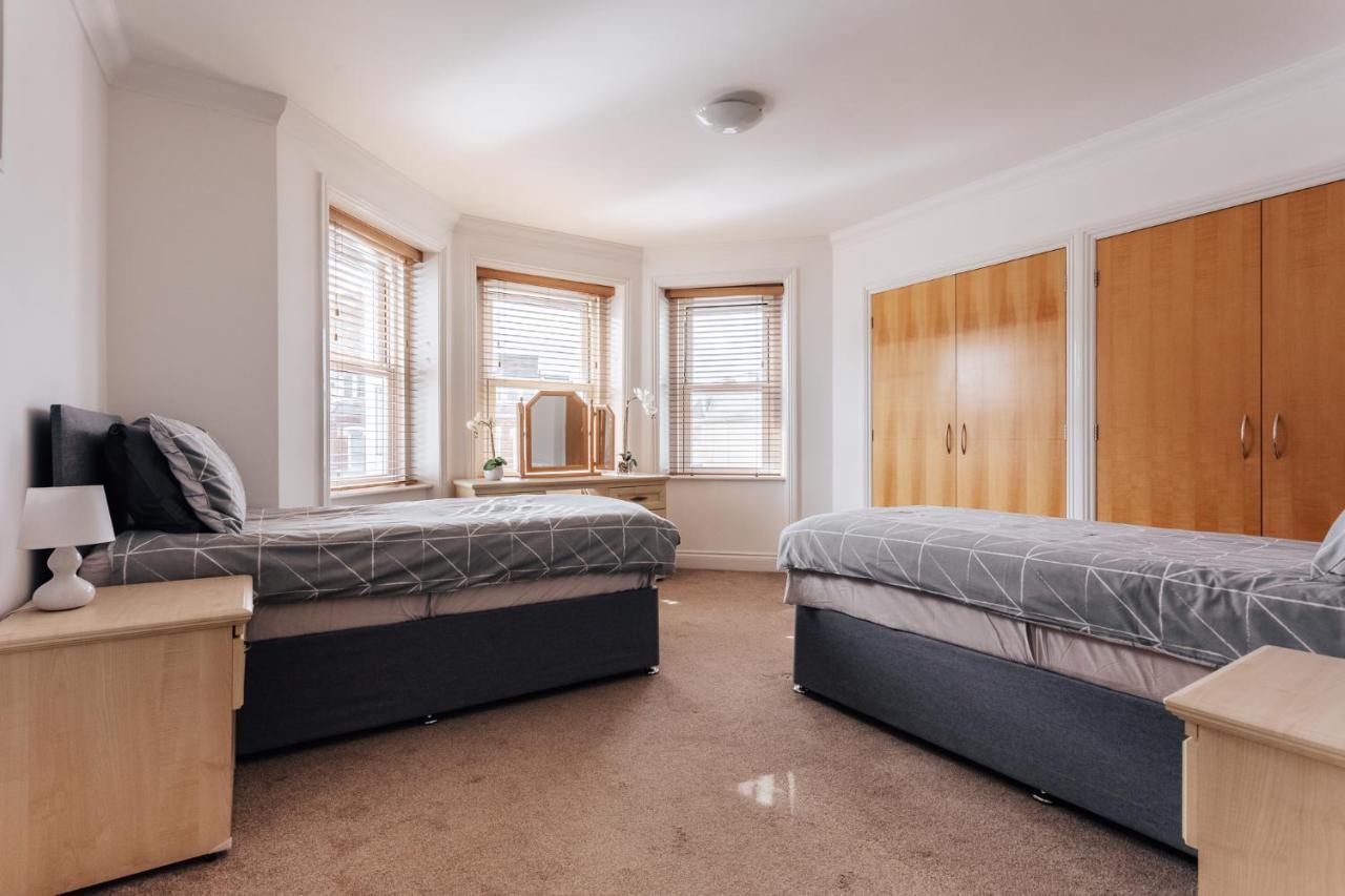 Top Quality Beach Front Apartment Sleep Up To 7 Guests บอร์นมัธ ภายนอก รูปภาพ