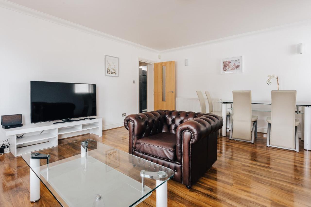 Top Quality Beach Front Apartment Sleep Up To 7 Guests บอร์นมัธ ภายนอก รูปภาพ